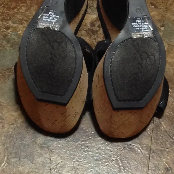 Guess wedges accented with Rhinestones, size 9M - Picture 8 of 8